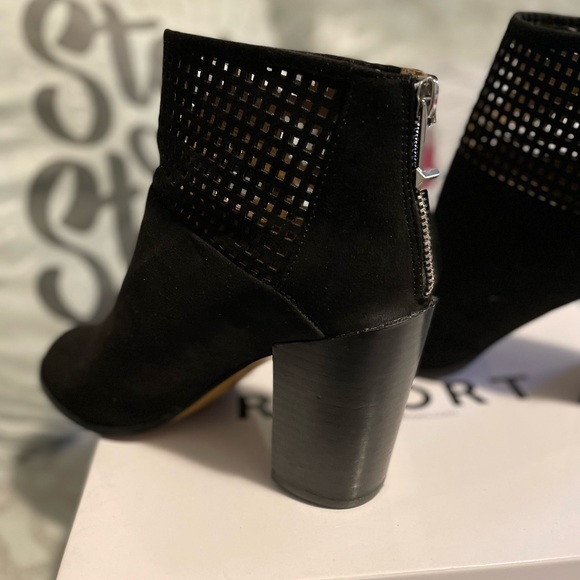 Super Cute Peeped Toe Ankle Boots size 8!!!! - Picture 4 of 8